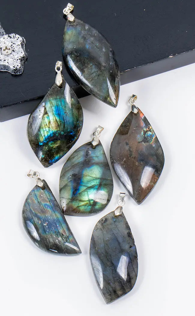 Flashy Labradorite Pendants-Crystals-Tragic Beautiful