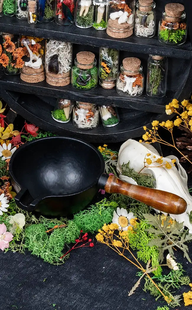 Cast Iron Cauldron with Handle