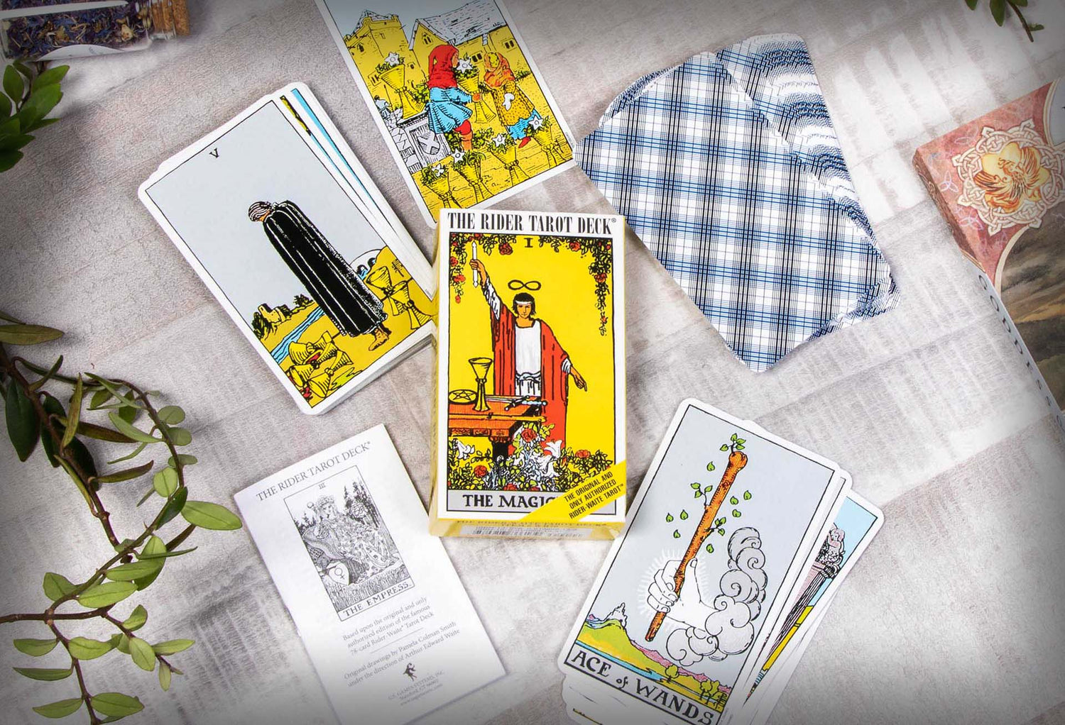 How to Read Tarot Cards: A Beginner's Guide