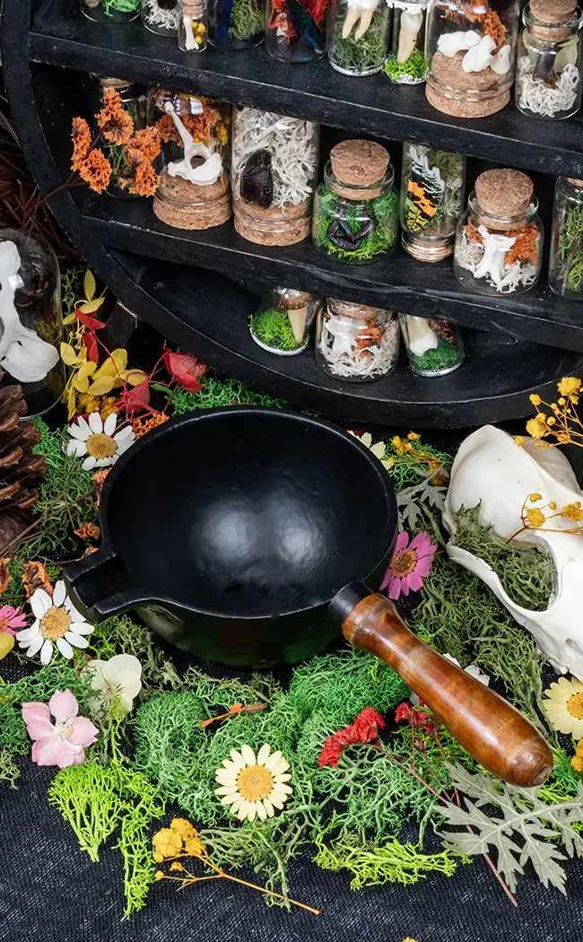 Cast Iron Cauldron with Handle
